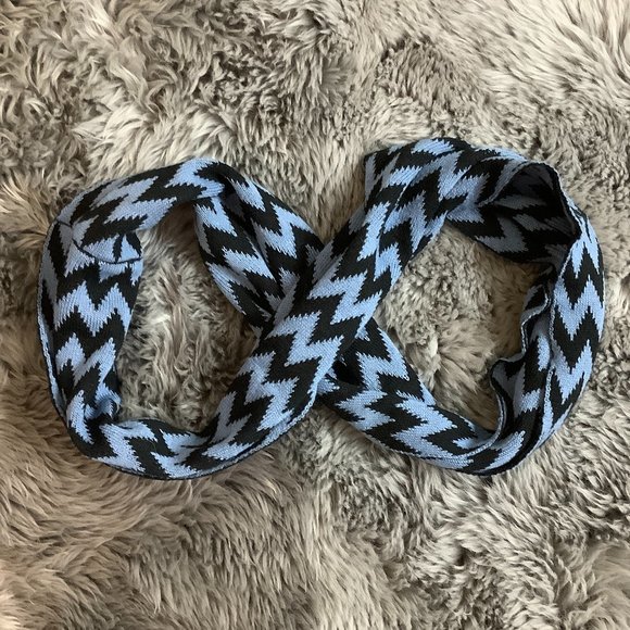 Women's Fashion Infinity Scarf | Zig Zag Pattern | Blue & Black | One Size - Picture 3 of 4